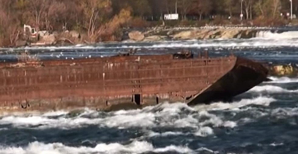 Storms Dislodge Old Ship Stuck on Rocks in Niagara Falls For Over One Hundred Years