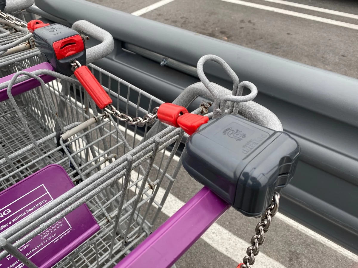 Customer Uses Holes To Secure Bottles in Shopping Cart Hack
