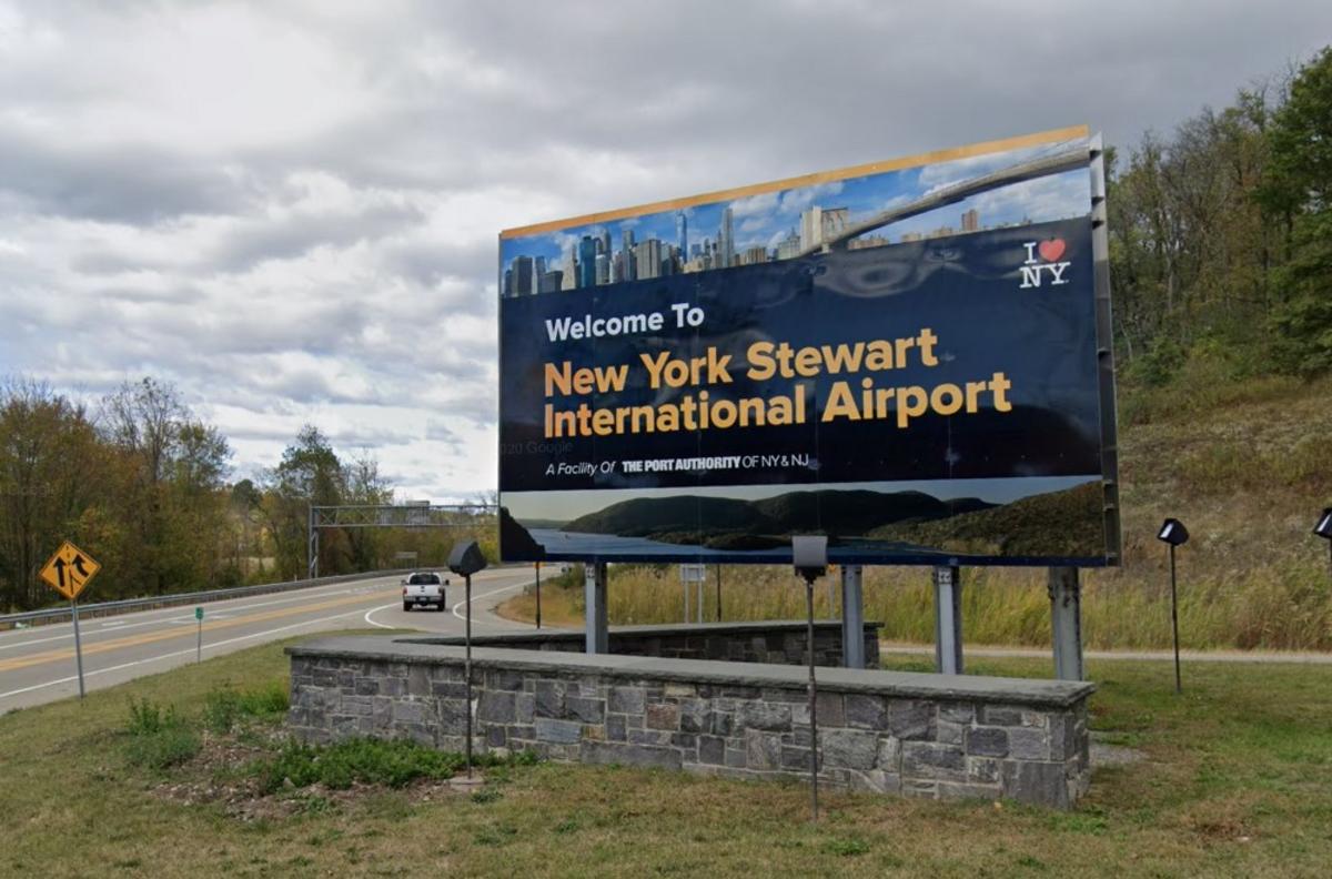 Senator urges New York governor to nominate Stewart Airport for NASA‑led Space Academy