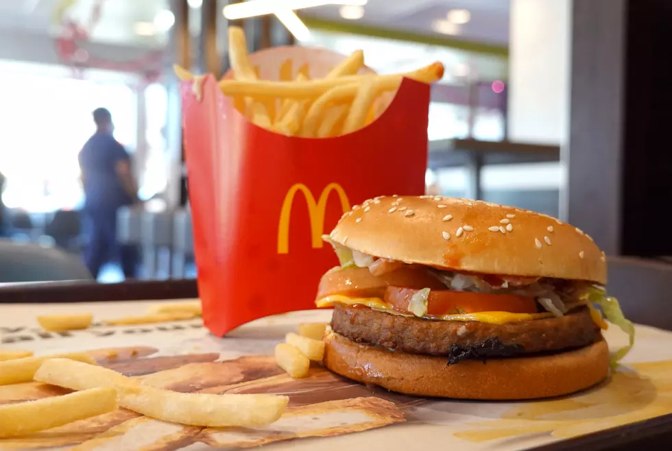 New York State Man Sues McDonald's, Wendy's Over Size of Beef