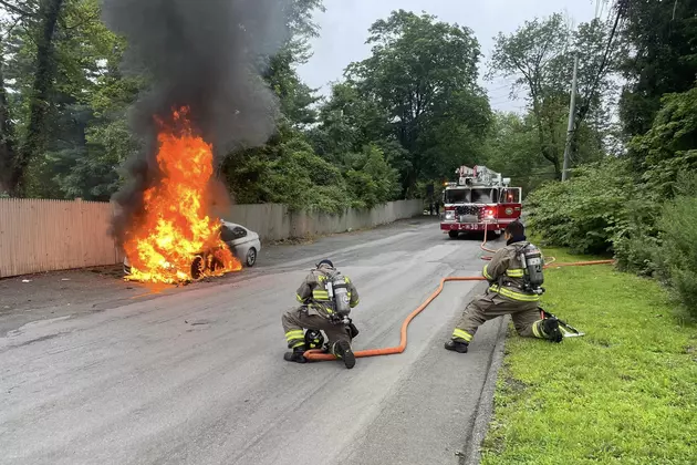 Crews Work Together to Extinguish Vehicle Fire in Hudson Valley [PICS]