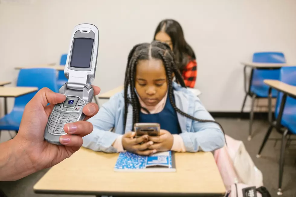 Governor Hochul to Force All Students to Buy Flip Phones