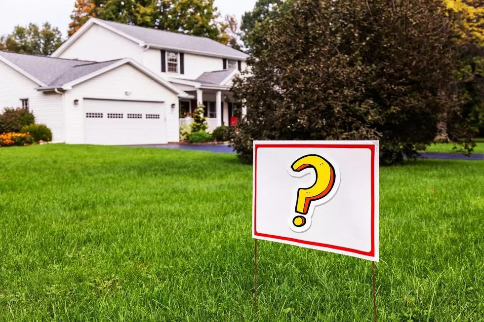Is it OK to Take Down a Contractor’s Lawn Sign?