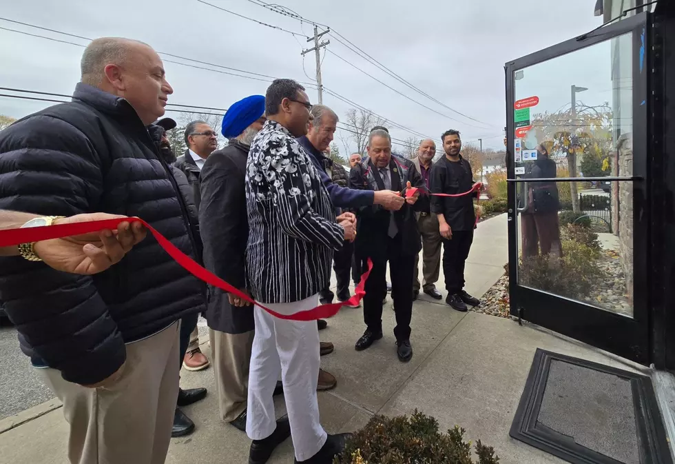 Opening of New Middletown Indian Restaurant Celebrated With Ribbon Cutting