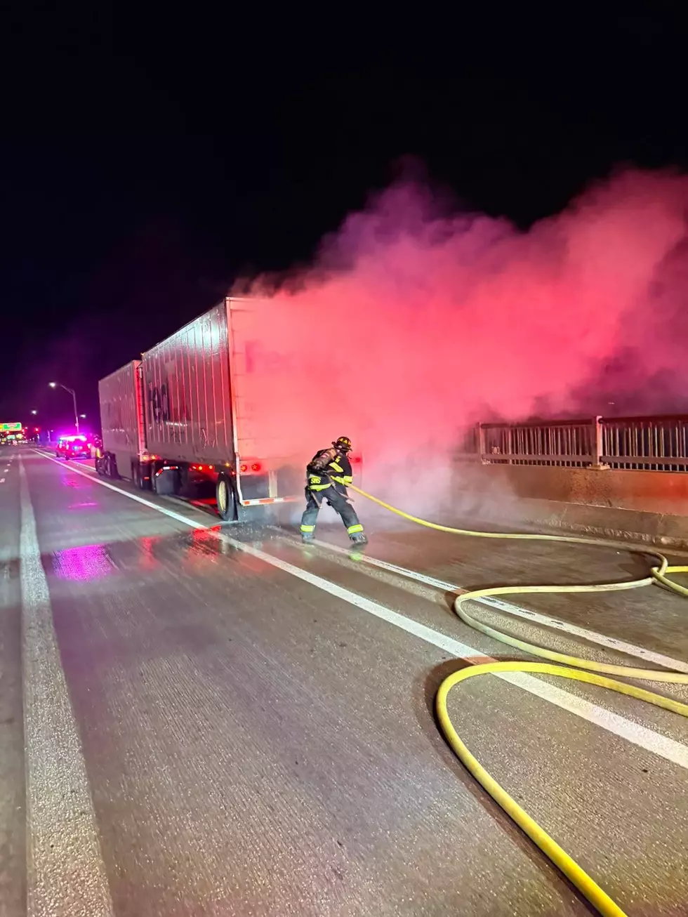 Tractor Trailer Catches Fire At Midspan Of The Newburgh Beacon Bridge