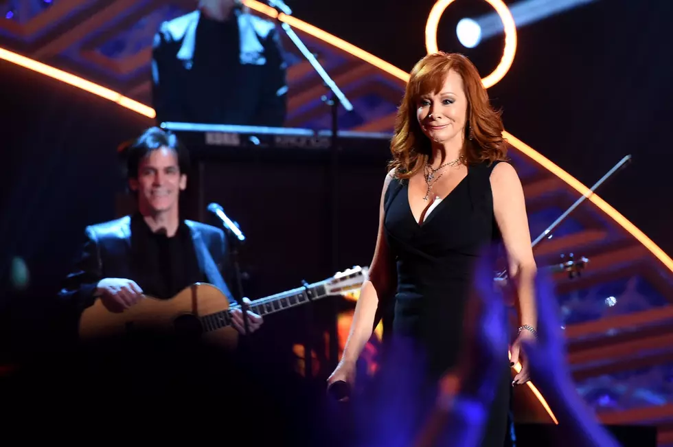 Reba Gets Her &#8220;Kinky Boots&#8221; On