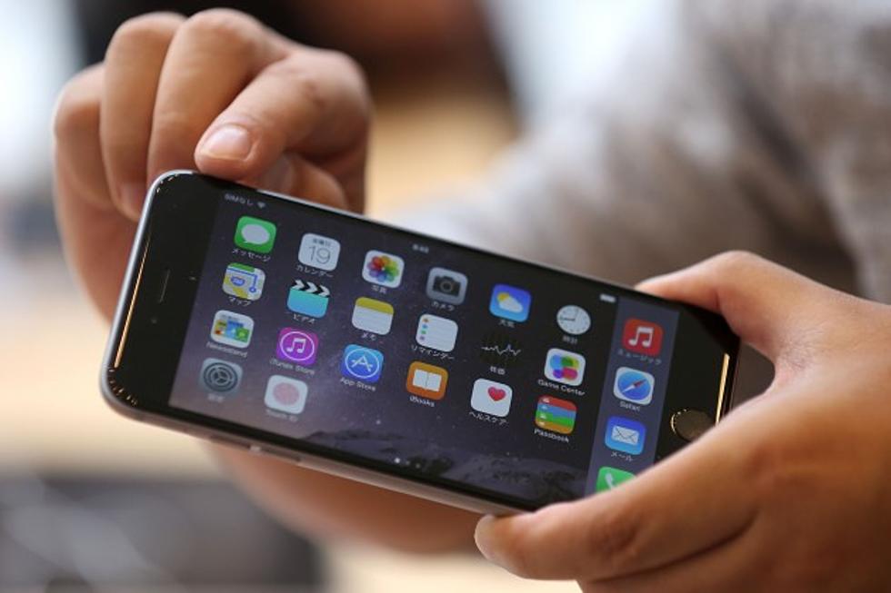 Apple Recalling IPhones Over Camera Defect