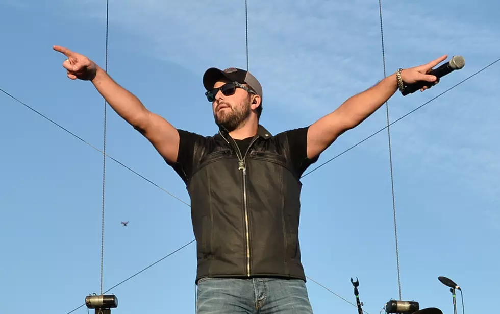 Watch: Tyler Farr Fall Off Stage (VIDEO)