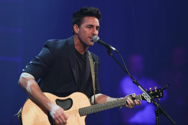 Jake Owen is the Dad of the Year (PIC)