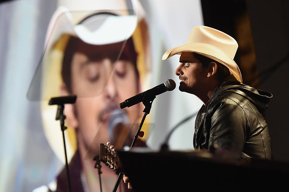 Brad Paisley Performs for Upstate New York High School