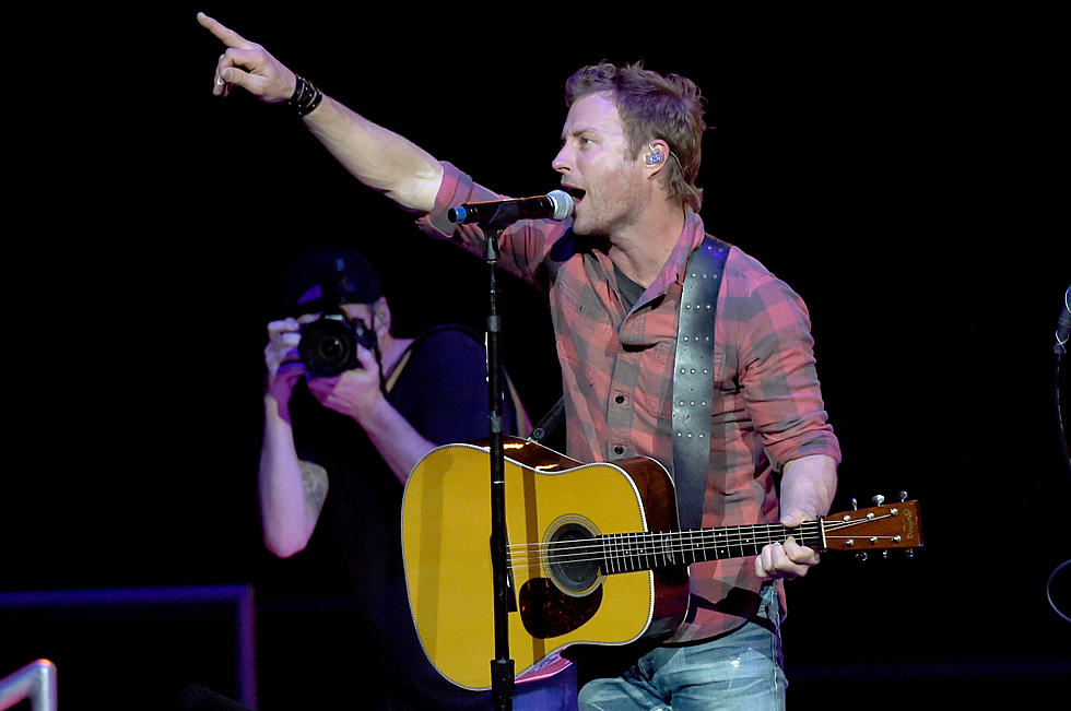 Dierks Bentley Gives Out Phone Number