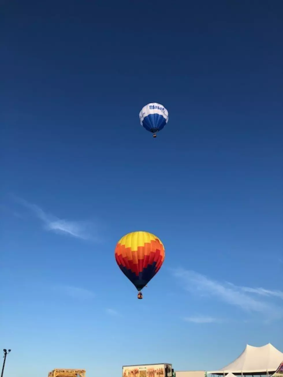 Hot Air Ballon Inflates in Fast Forward (VIDEO)