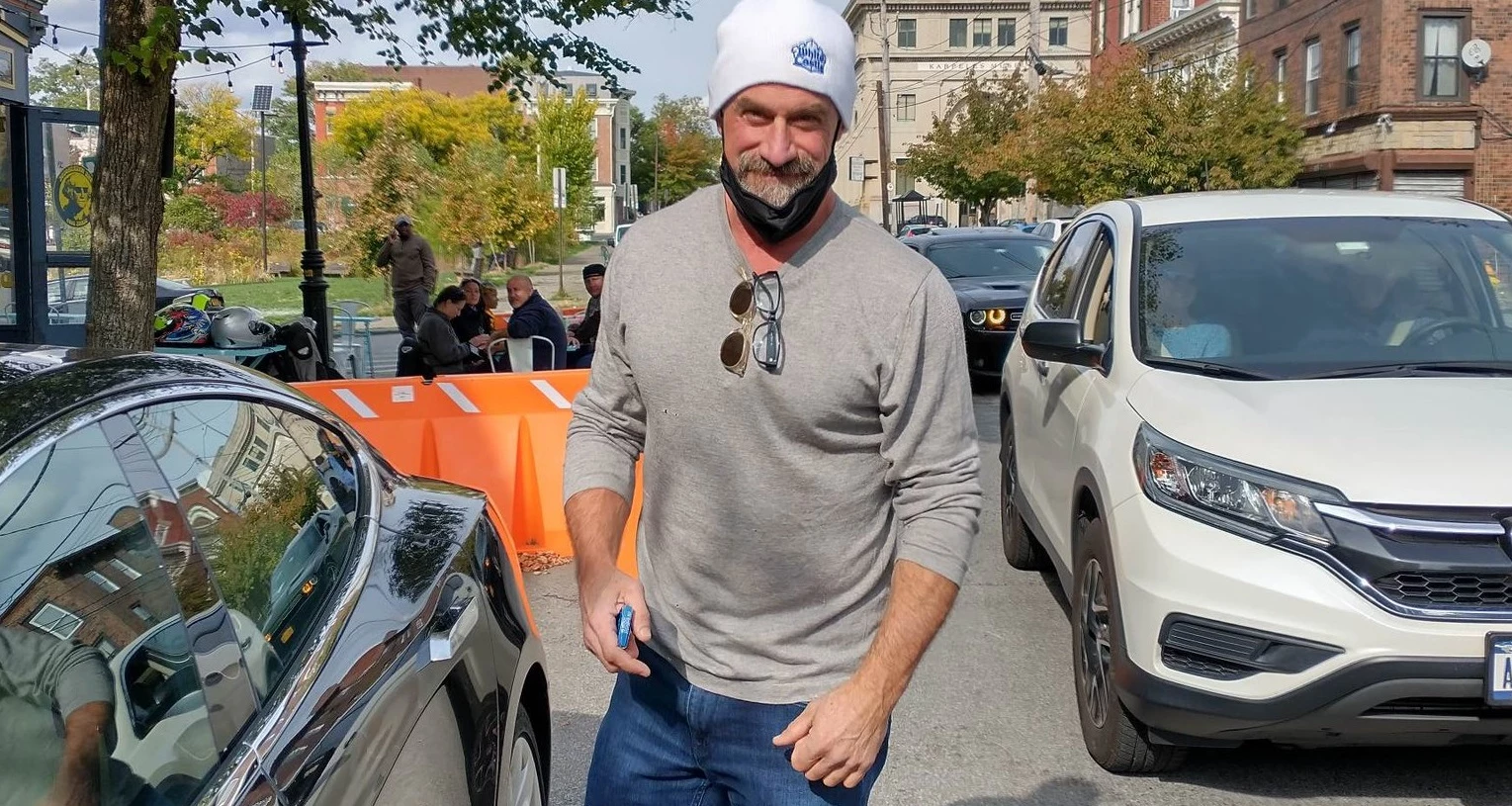 Photo of Christopher Meloni  - car
