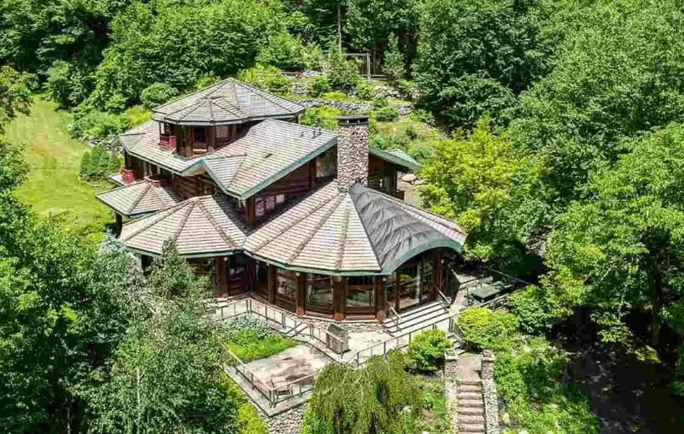 PC: Hudson Valley - Catskill Region MLS / Four Seasons Sotheby's Int'l / Sherret E Chase via Zillow