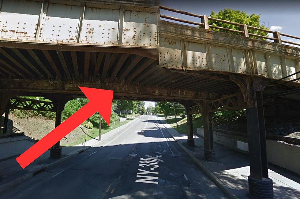 ‘Oozy Substance’  Dripping from New York Bridge Splashing Cars