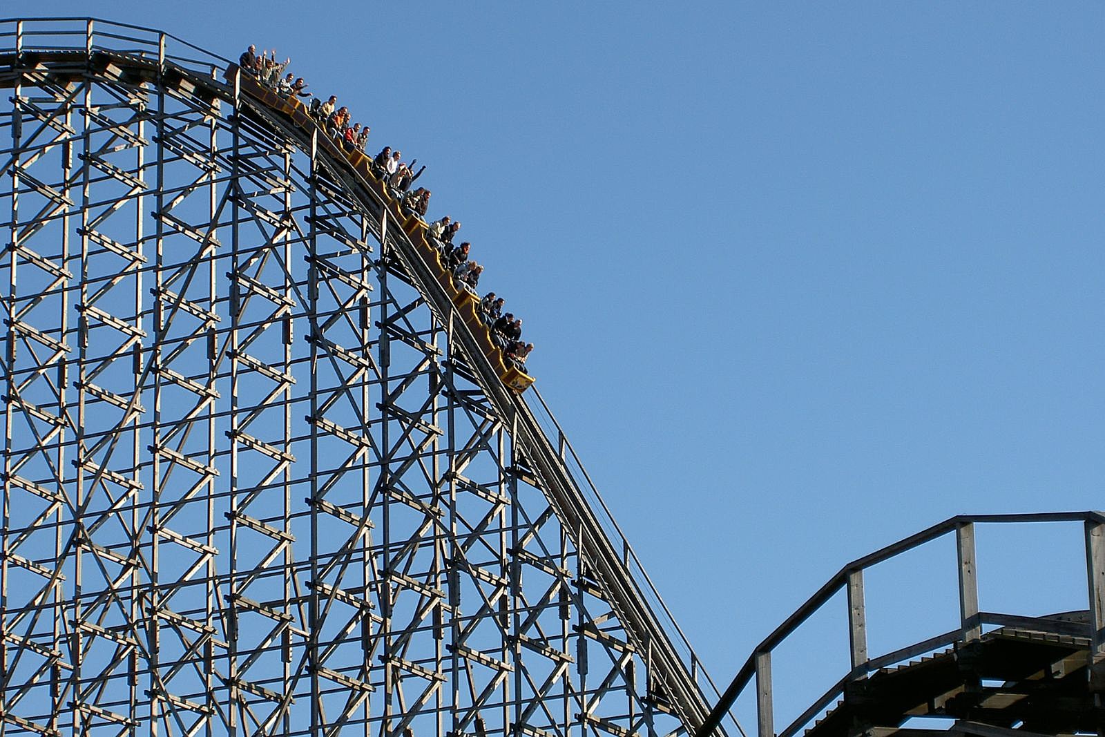 El Toro, Six Flags Great Adventure] If you've experienced El Toro, what's  your favorite element on the ride? : r/rollercoasters