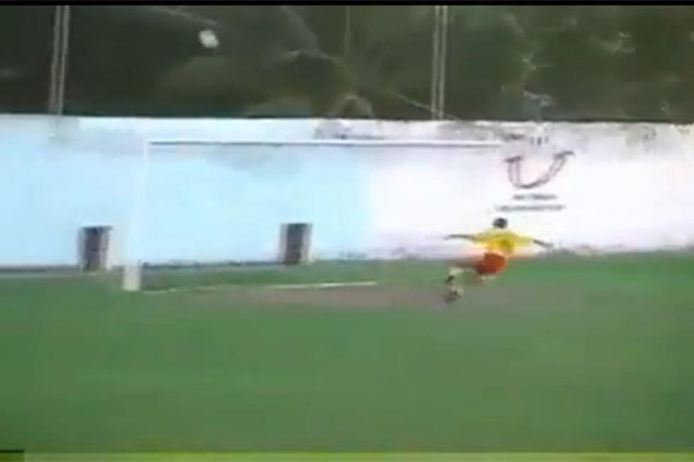 Soccer Player’s Hilarious Mistake Costs Him Easy Goal [VIDEO]
