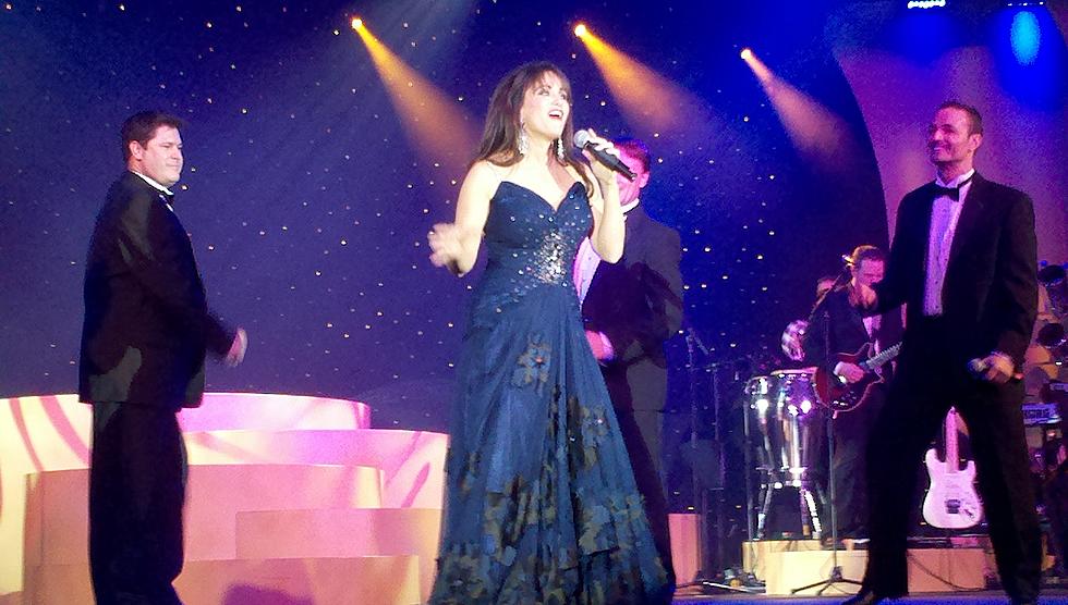 Eric At Gaylord&#8217;s Country Christmas Part 2 &#8211; Louise Mandrell