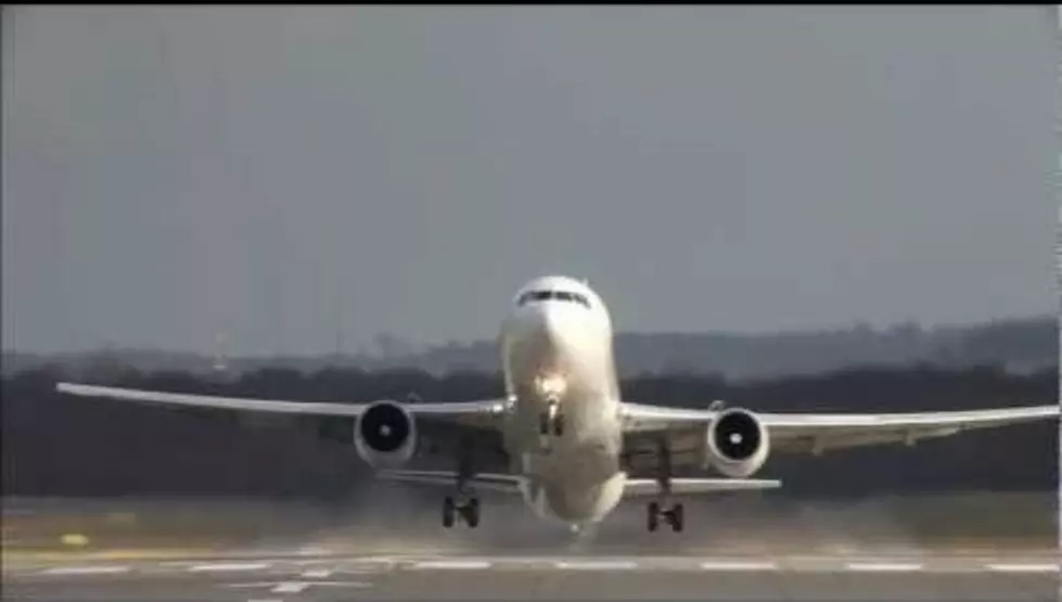 Very Scary Video Of Planes Landing In High Winds At Dussledorf Airport [Video]