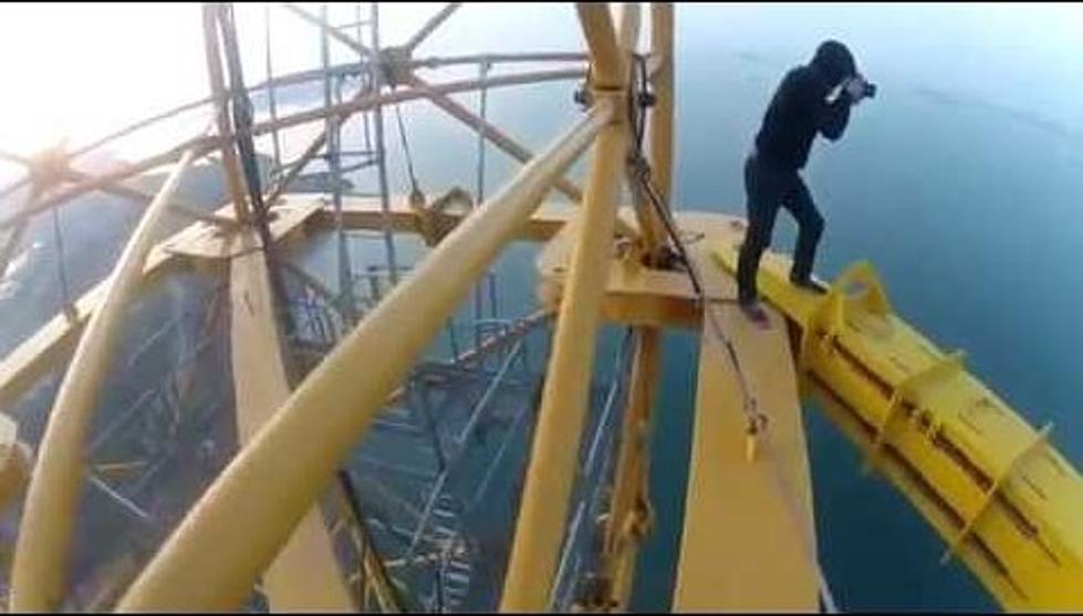 Viral Video – Russian Teens Climb A Bridge 1000 Feet Up! [Video]