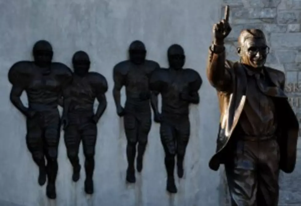Should Joe Paterno&#8217;s Statue Be Removed From Campus Football Stadium [Poll]