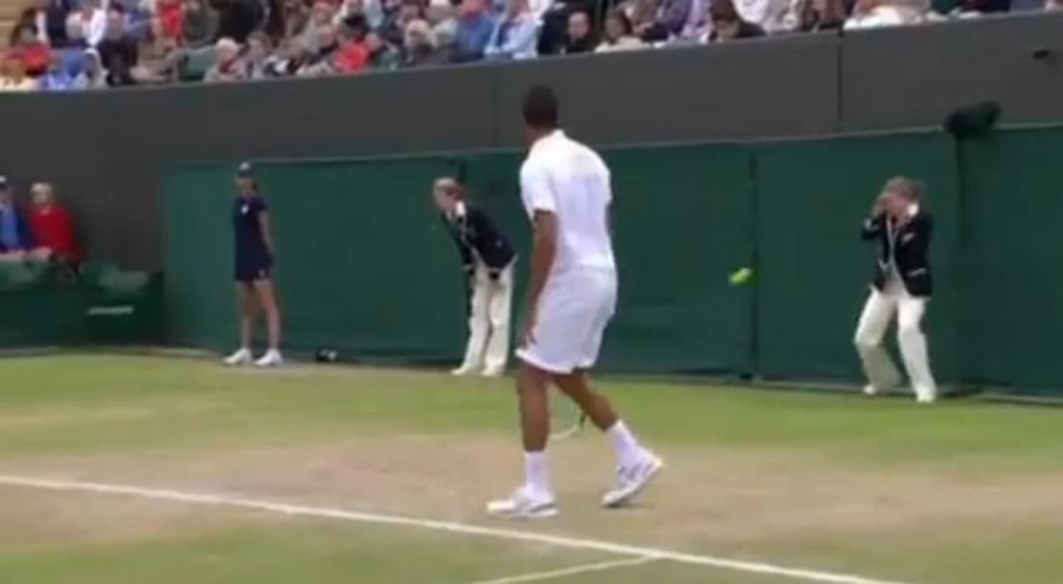 Wimbledon Line Judge Hit by Ball VIDEO