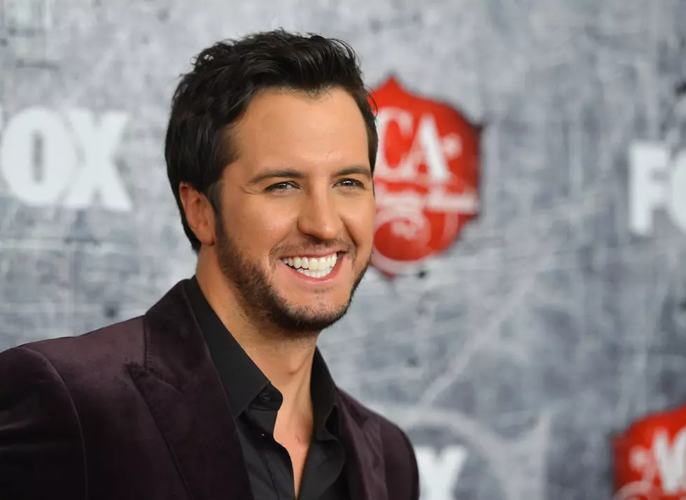 Luke Bryan Shares Tri-State Memories and Why He Picked Evansville to Kick Off His Tour – Leslie’s Interview