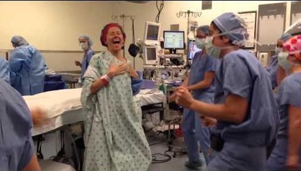 Woman Having Operating Room Dance Party Before Having Major Surgery Will Warm Your Heart