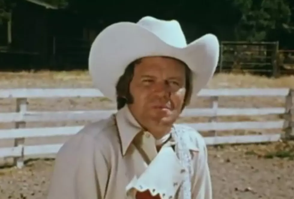 &#8216;Rhinestone Cowboy&#8217; Celebrates 40th Anniversary [VIDEOS]