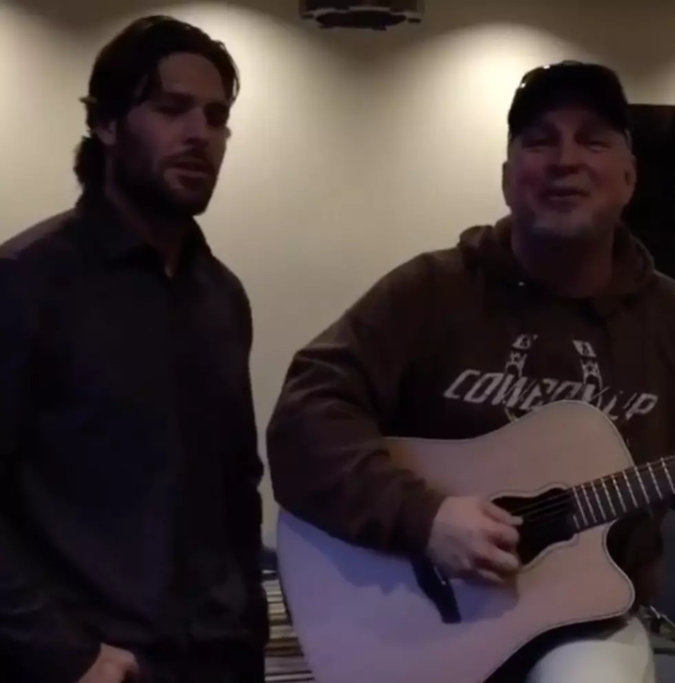 Carrie Underwood&#8217;s Husband Performs With Garth Brooks [VIDEO]