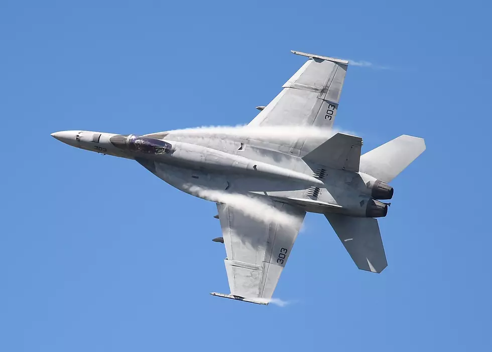 F18 Flyover during ShinersFest and Airshow [VIDEO]