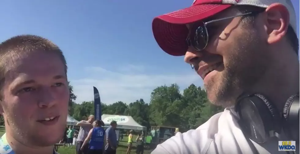 First Runner To Finish The Insane Inflatable 5K 2016 [VIDEO]