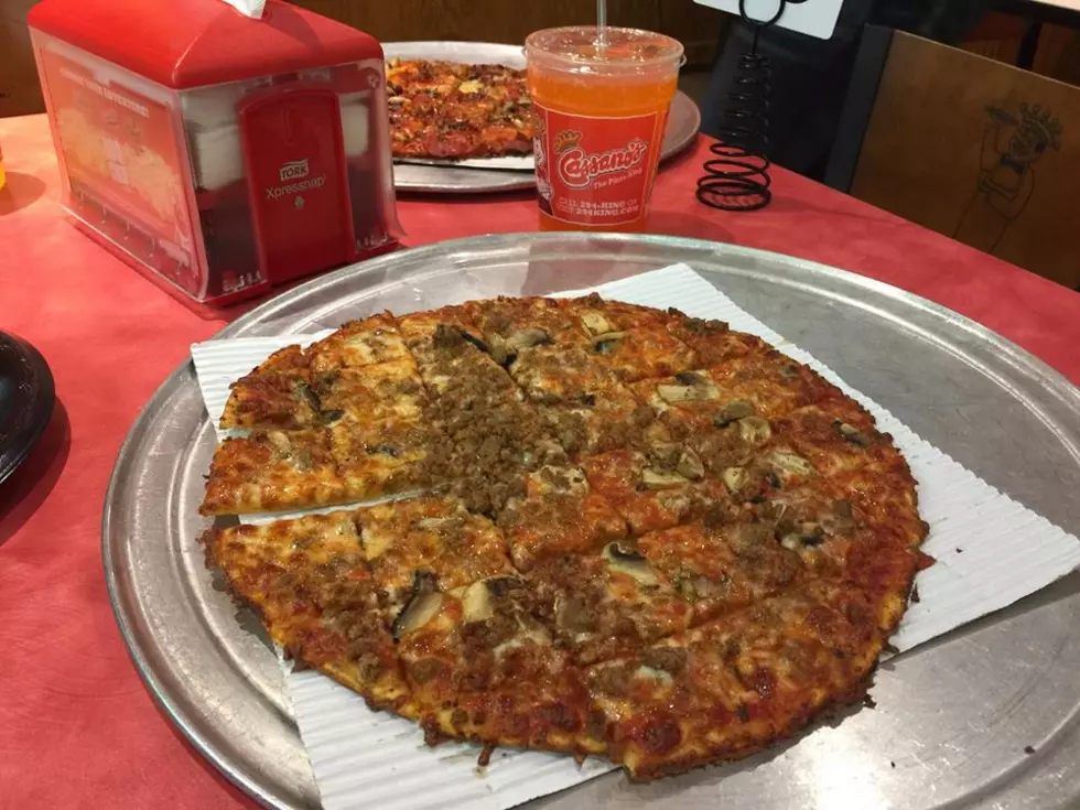 Pizza Road Trip to Cassano&#8217;s Pizza in Xenia, Ohio [Video]