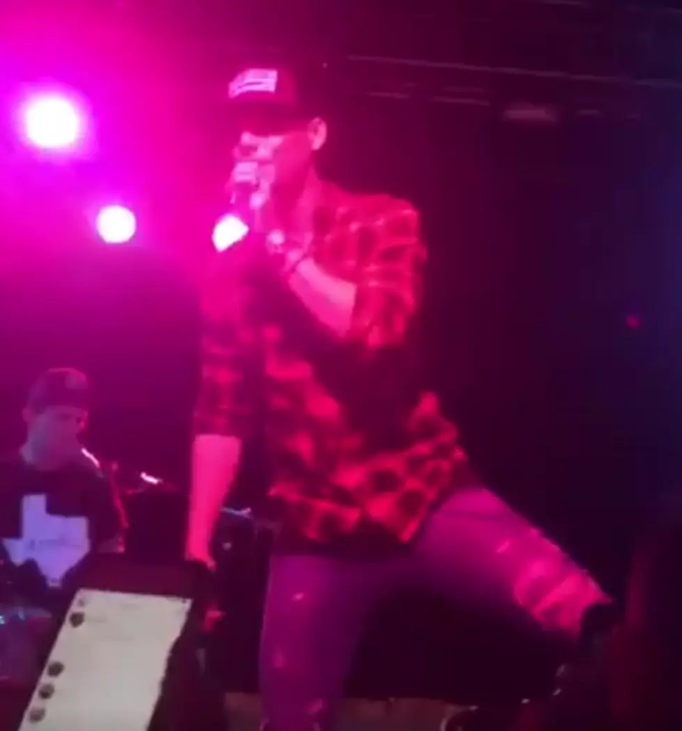 Granger Smith Falls off Stage Breaks Two Ribs and Continues to Perform [VIDEO]