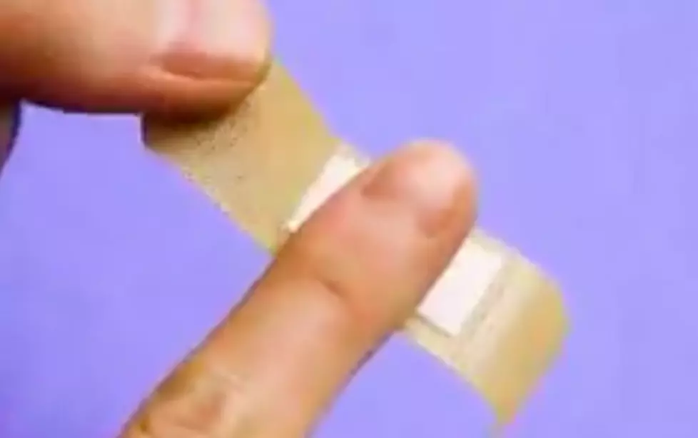 How To Correctly Apply a Band Aid [WATCH]