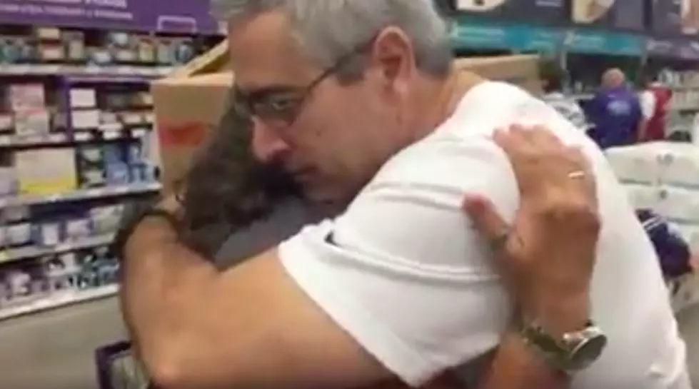 Florida Man Gives to Needy Family in Tear Jerking Act of Kindness [WATCH]