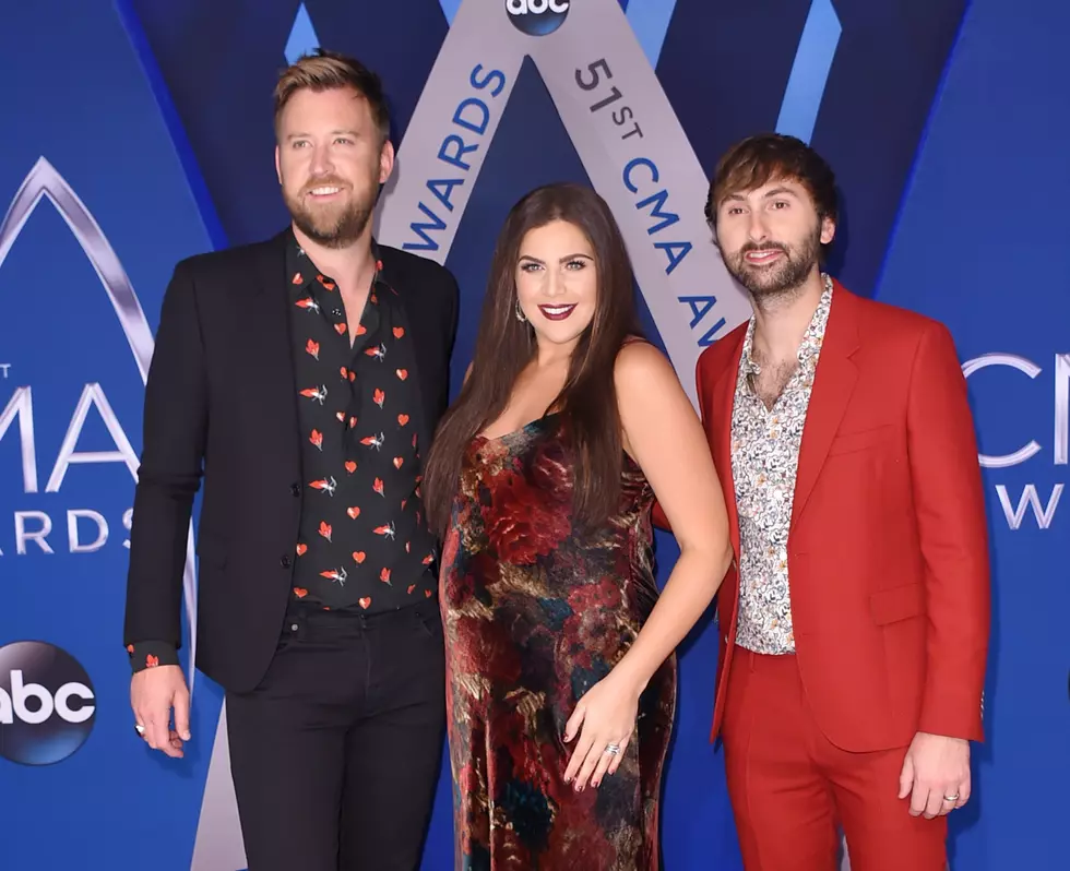 Hillary Scott Tweets Super Cute Pic From Backstage at the CMAs