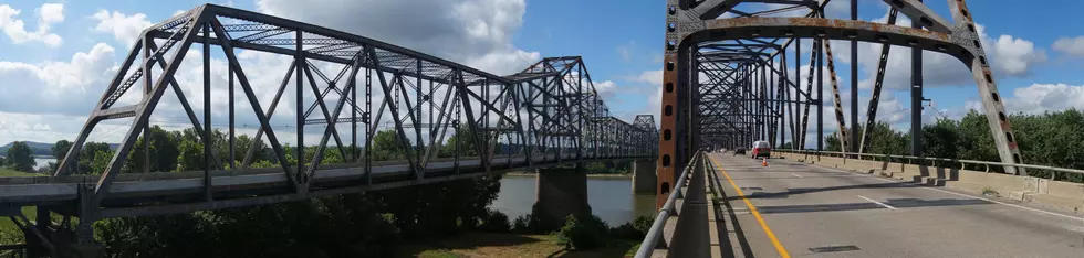 BREAKING NEWS – Man Climbing Up Southbound Twin Bridge