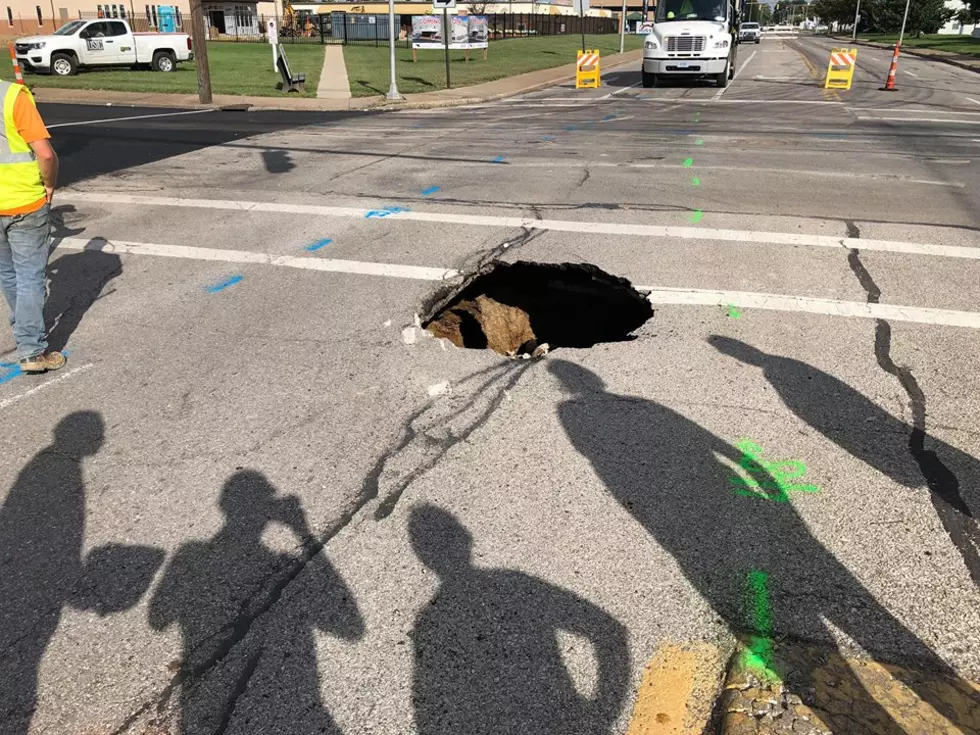 Sinkhole Shuts Down Evansville Intersection