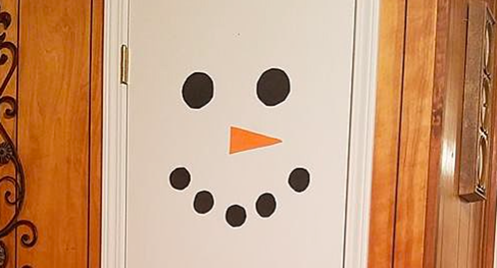 DIY Easy and Festive Snowman Door Decoration