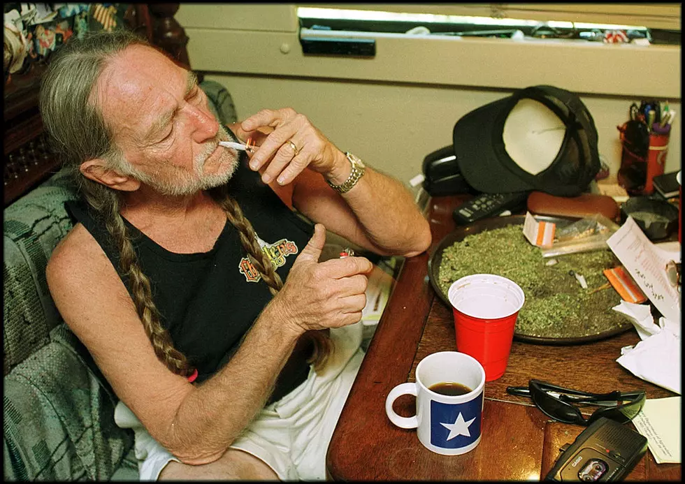 Willie Nelson Has Quit Smoking? Everything? Say It Isn’t So Willie