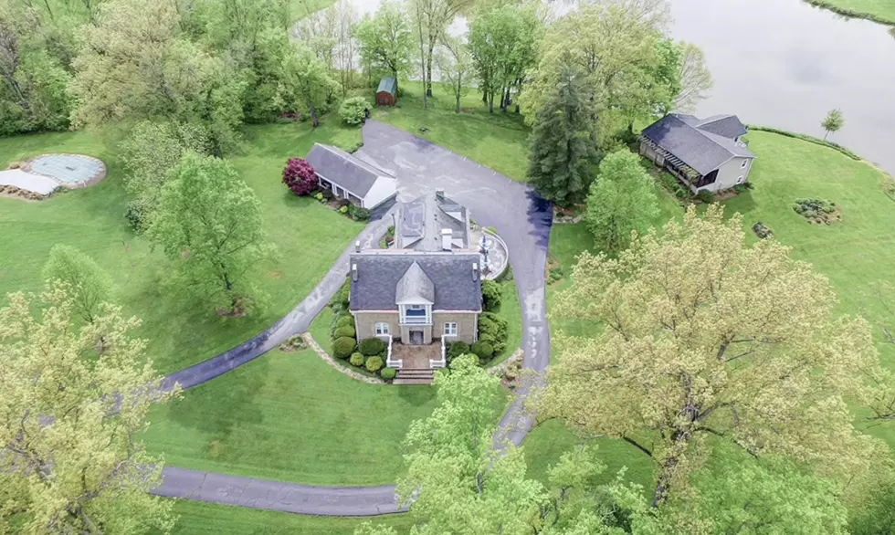 Get Away With 16+ Friends To This Secluded 140-Acre Kentucky Retreat – Take A Look Inside