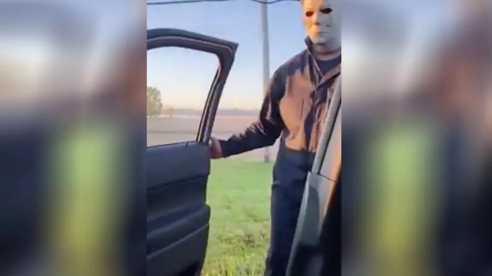 IN Man Dresses Up Like Michael Myers Every October And His Wife&#8217;s Reaction Is Hilarious [VIDEOS]