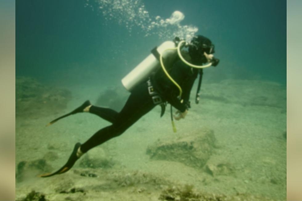 Illinois Diver Makes Weird Discovery On River Bottom [WATCH]