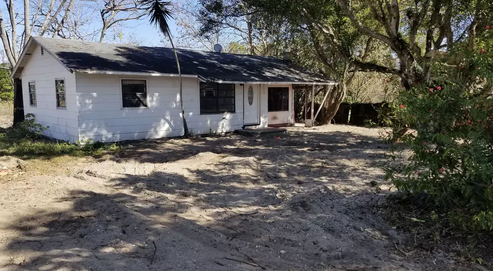 ‘Worst House In The Neighborhood’ – Honest Listing For FL Home Is Hilarious