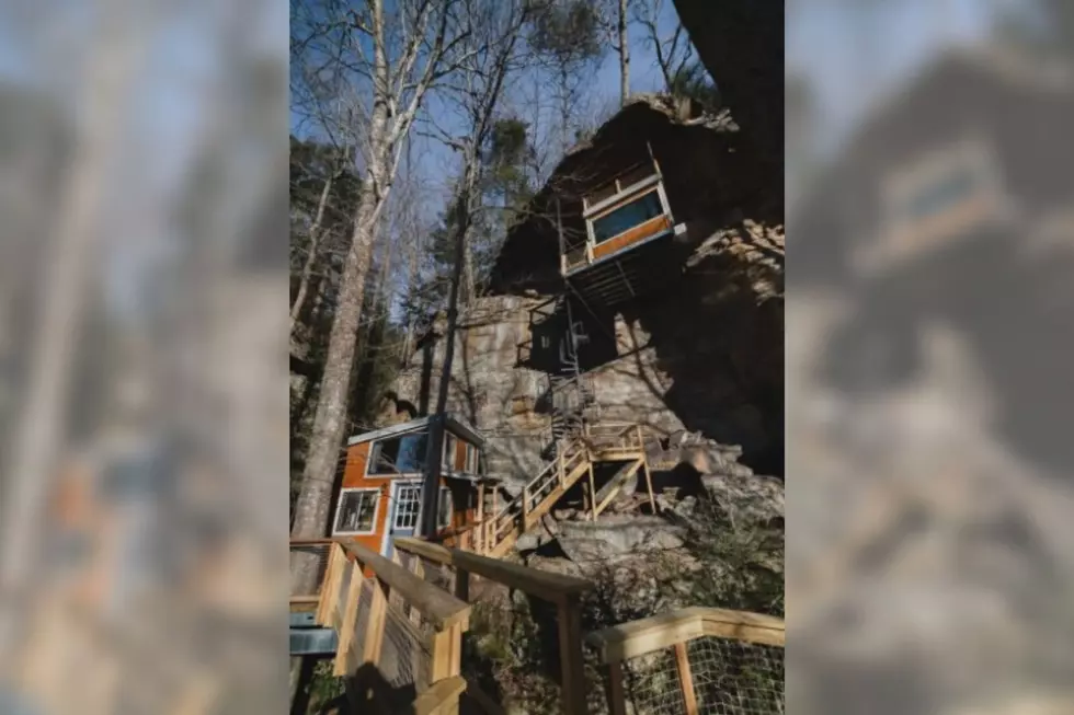Hang Cliffside In This Kentucky Treehouse [Tri-State Travels]