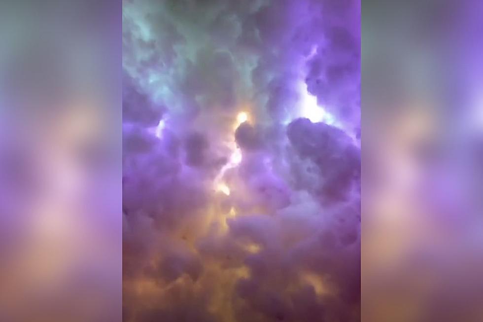 How To Make A Super Cool Storm Cloud Wall and Ceiling