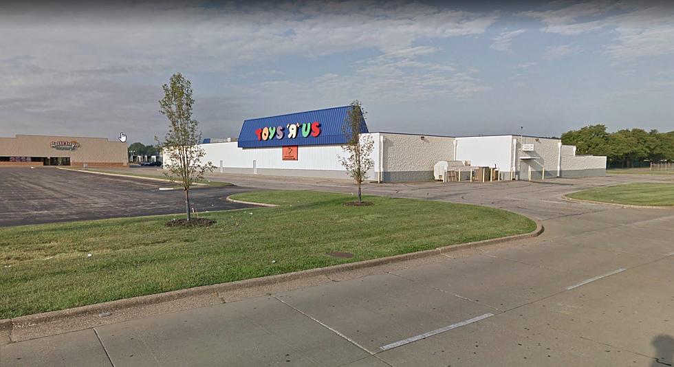 Toys R Us is Making a Comeback &#8211; Will it Return to Evansville?