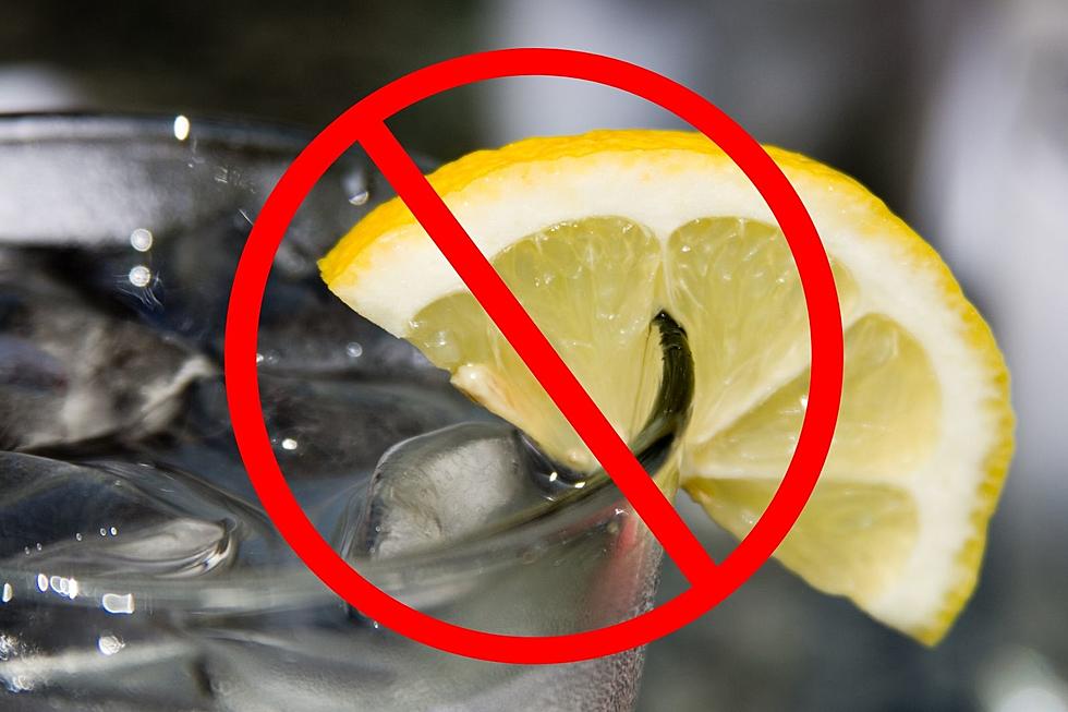 Why You Should Never Order Lemons In Your Drinks at a Restaurant