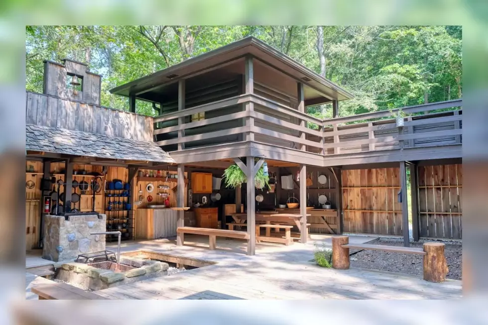 Stay in Secluded Indiana Fort with Cowboy Saloon, Outdoor Tub, County Kitchen and Total Privacy – See Photos